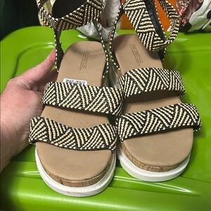 Stylish Black & Beige Woven Platform Sandals with Ankle Strap